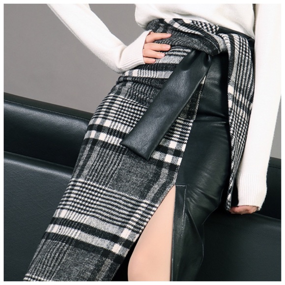 💕 The ANNLA Cashmere Blend Vegan Leather Skirt - Picture 5 of 10